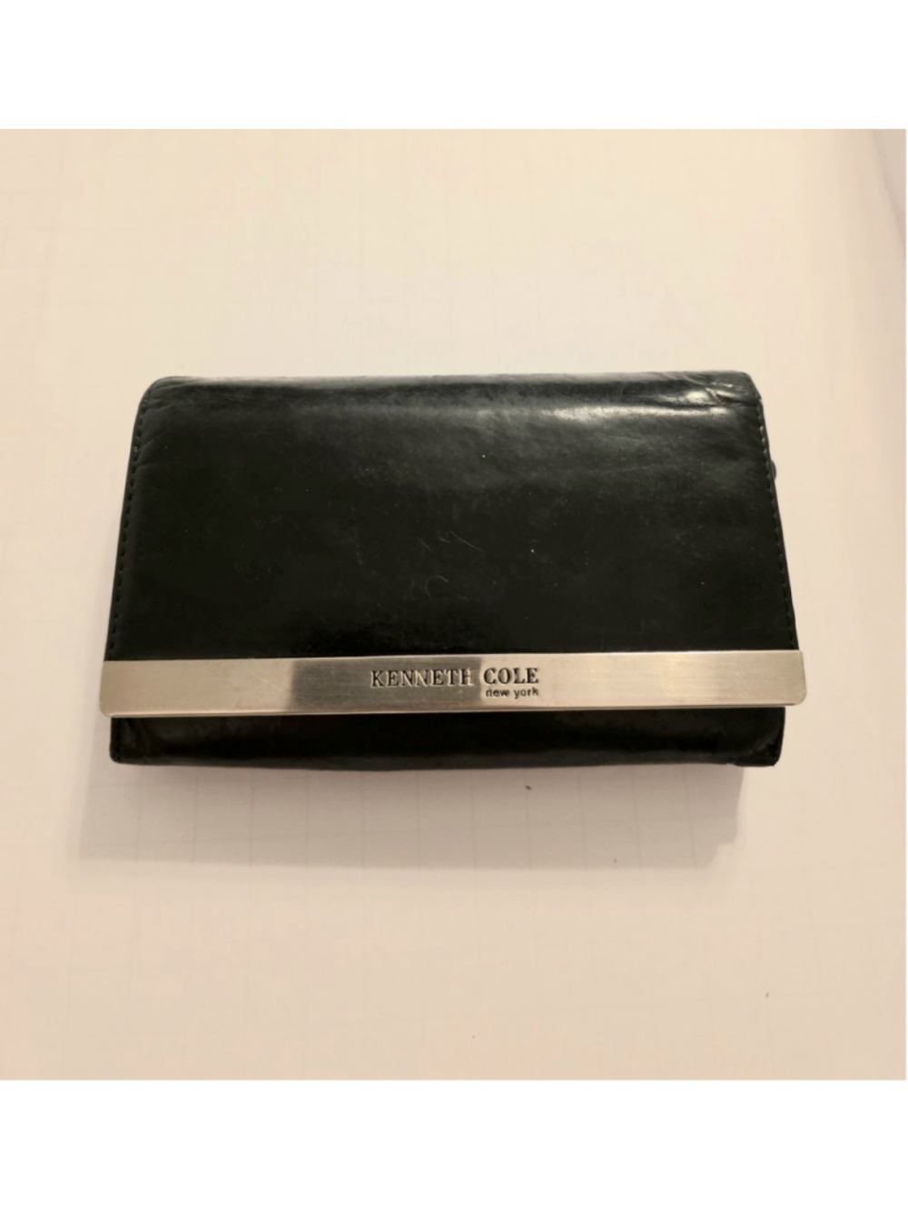 Vintage Kenneth Cole Women's Tri-Fold Black Wallet